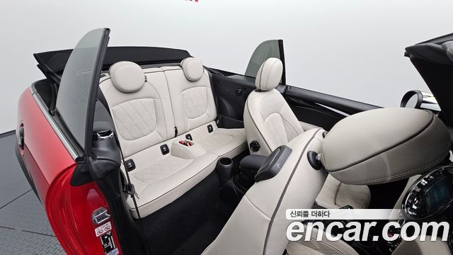 Mini Cooper Convertible 2023 — photo 17