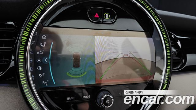 Mini Cooper Convertible 2023 — photo 22