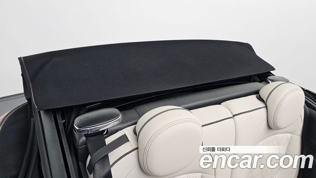 Mini Cooper Convertible 2023 — photo 32