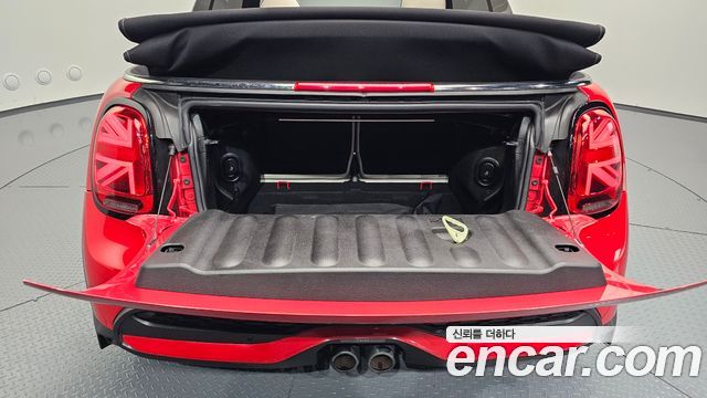 Mini Cooper Convertible 2023 — photo 33