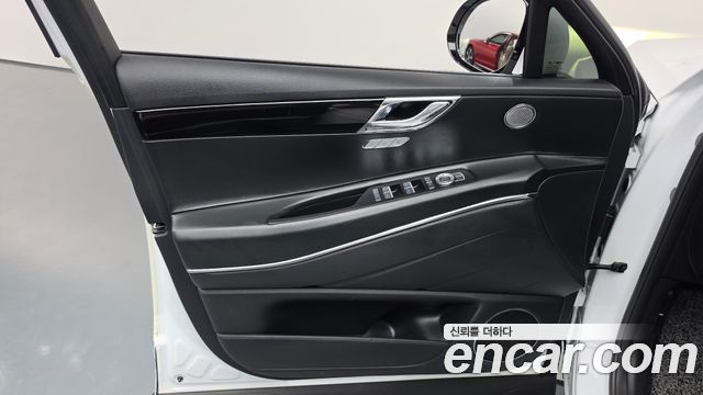 Genesis GV80 2020 — photo 14