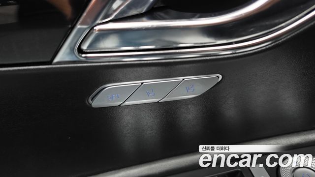 Genesis GV80 2020 — photo 32