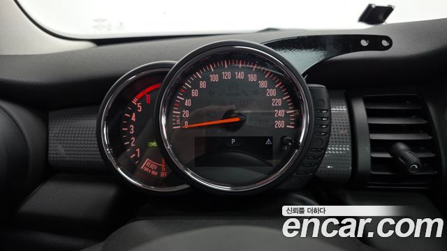 Mini Cooper 2015 — photo 8