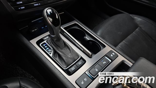 Hyundai Genesis 2016 — photo 12
