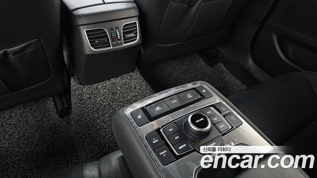Hyundai Genesis 2016 — photo 25