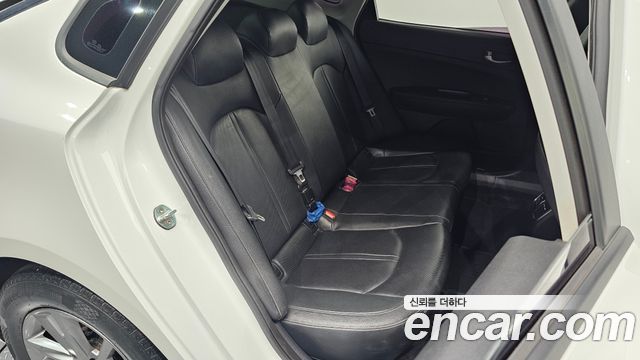 Kia K5 2019 — photo 17