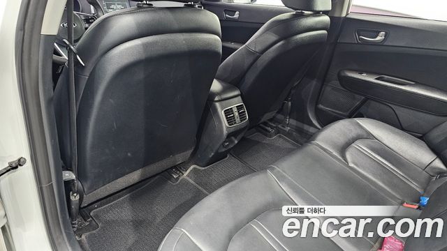 Kia K5 2019 — photo 25