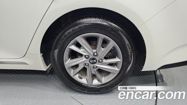 Kia K5 2019 — photo 7