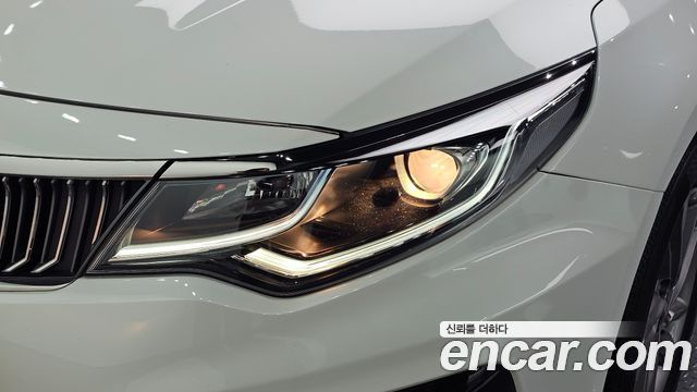 Kia K5 2019 — photo 8