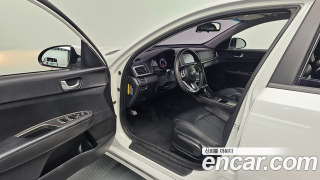 Kia K5 2019 — photo 16