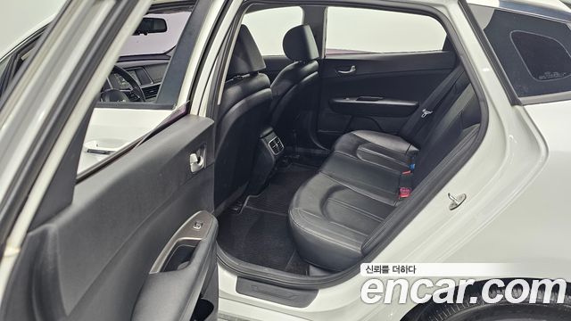 Kia K5 2019 — photo 28