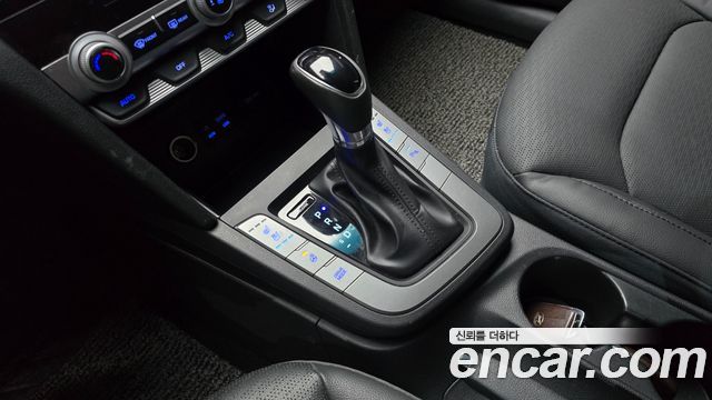 Hyundai AVANTE 2019 — photo 9