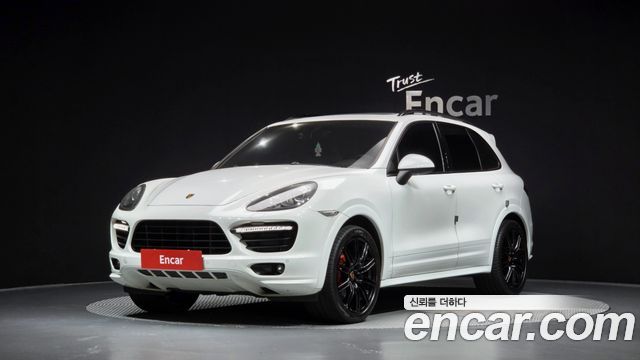 Porsche Cayenne 2013 — photo 1