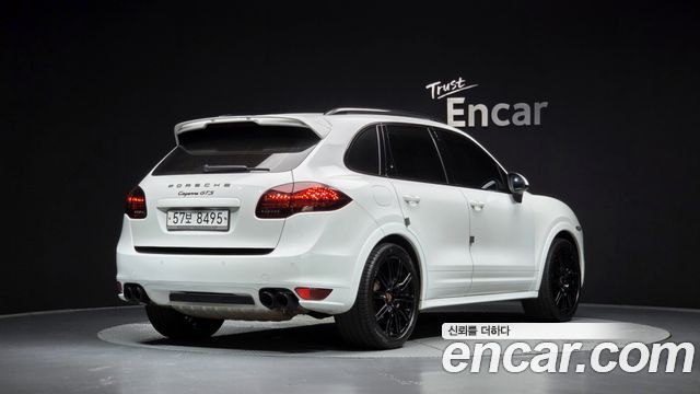 Porsche Cayenne 2013 — photo 2