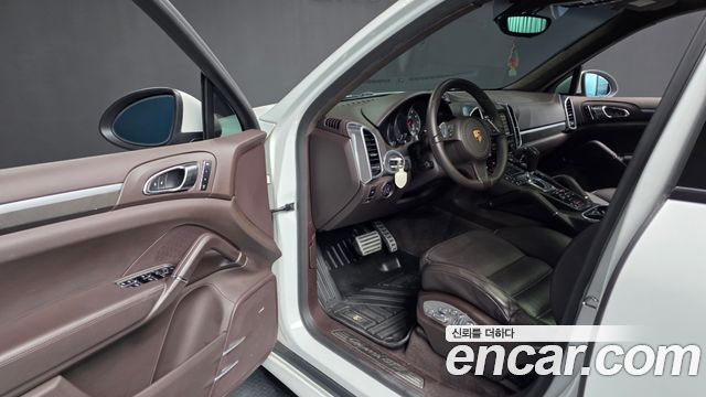 Porsche Cayenne 2013 — photo 10