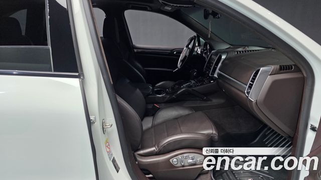 Porsche Cayenne 2013 — photo 11