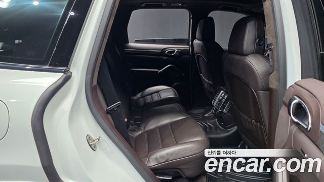 Porsche Cayenne 2013 — photo 12