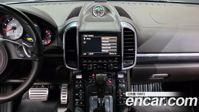 Porsche Cayenne 2013 — photo 14