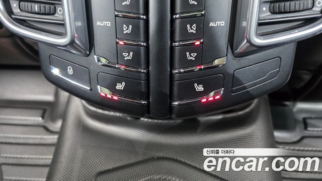 Porsche Cayenne 2013 — photo 19