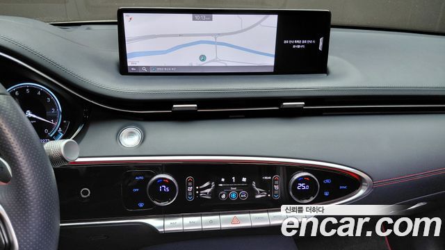 Genesis GV70 2021 — photo 19
