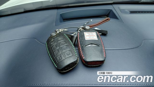 Genesis GV70 2021 — photo 22