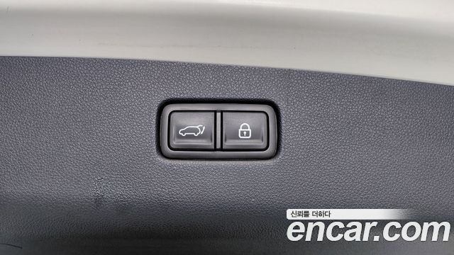 Genesis GV70 2021 — photo 24
