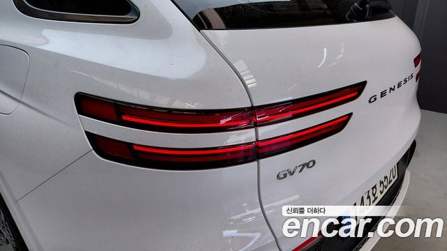 Genesis GV70 2021 — photo 9