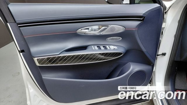 Genesis GV70 2021 — photo 14