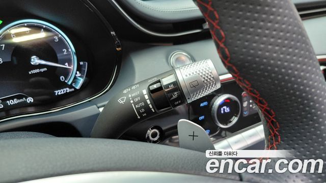 Genesis GV70 2021 — photo 28
