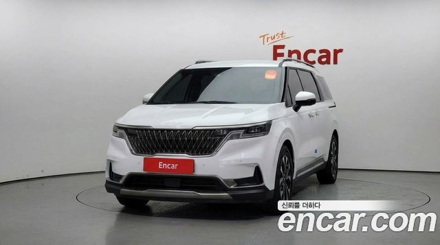 Kia Canival 2023 — photo 3