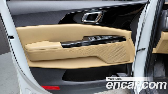 Kia Canival 2023 — photo 15