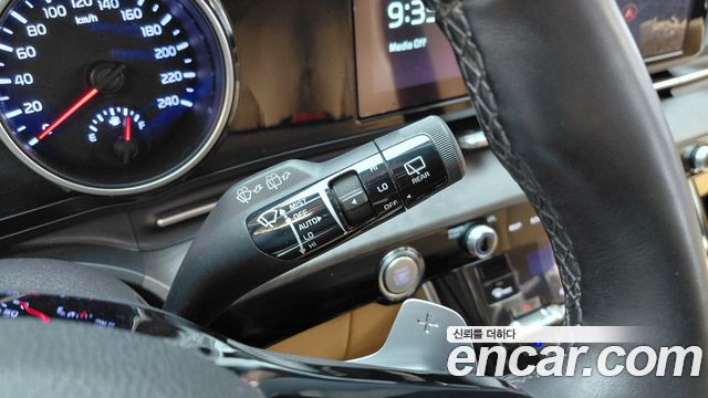 Kia Canival 2023 — photo 27