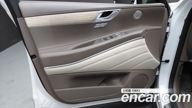 Genesis GV80 2023 — photo 14
