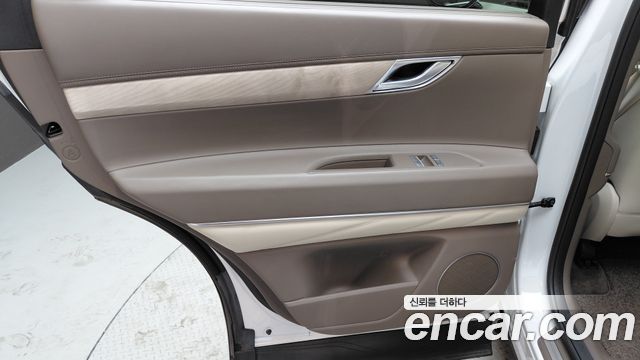 Genesis GV80 2023 — photo 15
