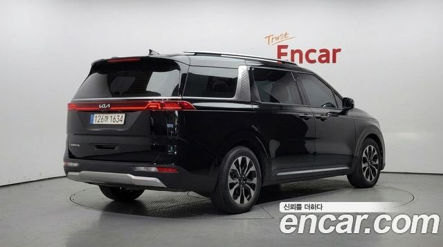 Kia Canival 2022 — photo 2