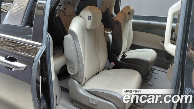 Kia Canival 2022 — photo 17