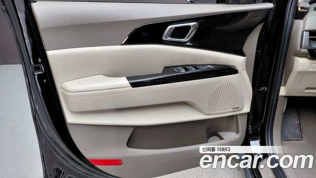 Kia Canival 2022 — photo 15