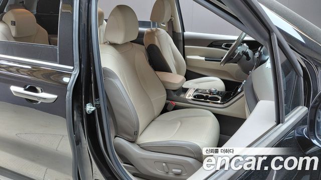 Kia Canival 2022 — photo 16