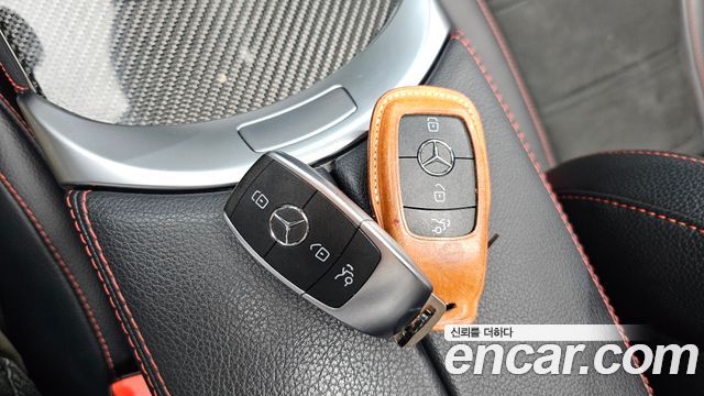 Mercedes-Benz GLC-Class 2020 — photo 24