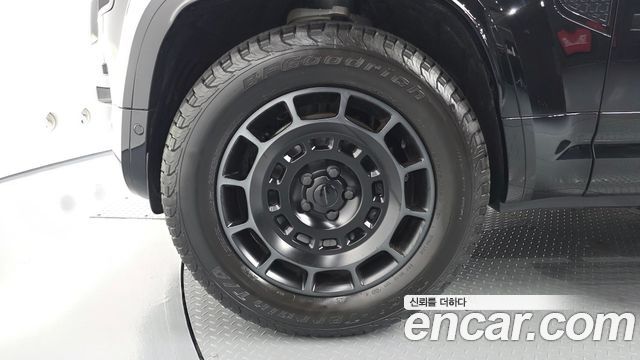 Land Rover Defender 2026 — photo 5