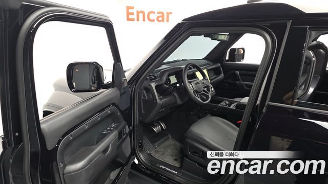 Land Rover Defender 2026 — photo 10