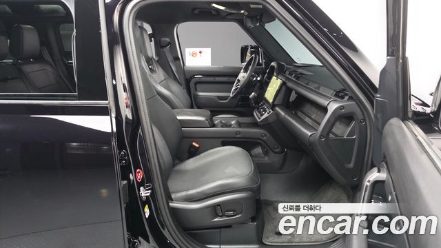 Land Rover Defender 2026 — photo 11