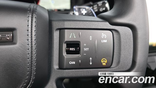Land Rover Defender 2026 — photo 16