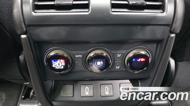 Land Rover Defender 2026 — photo 19