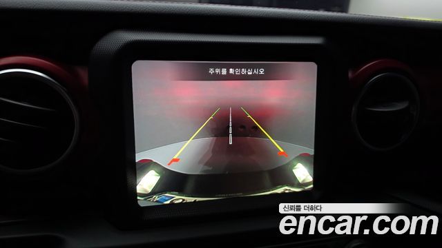 Jeep Gladiator 2023 — photo 21