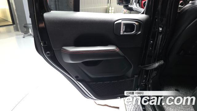 Jeep Gladiator 2023 — photo 15