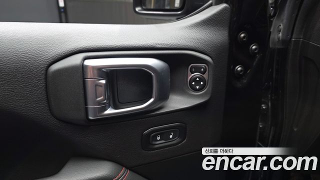 Jeep Gladiator 2023 — photo 31