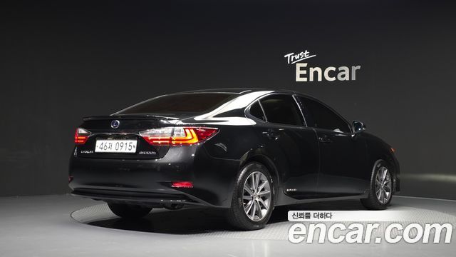 Lexus ES 2016 — photo 2