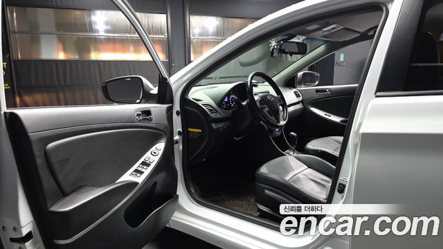 Hyundai Accent 2014 — photo 13