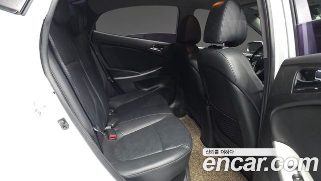 Hyundai Accent 2014 — photo 18